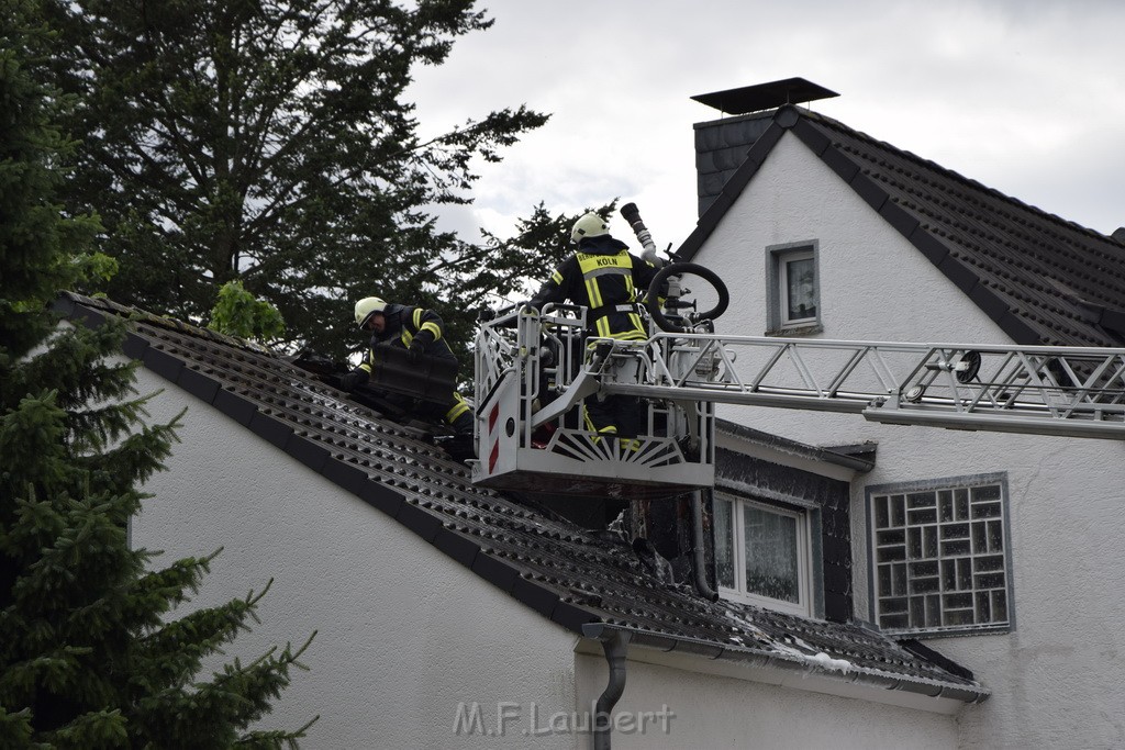 Feuer 2 Koeln Brueck Am Schildschen P18.JPG - Miklos Laubert